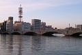 Niigata "Bandai Bridge" ... vyrazil jsem se podívat k moři, na západ slunce, ale nějak se zatahuje, dnes z toho nic nebude ... ...