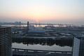 Je 5:00 ráno, svítá, nemůžu dospat, krásný pohled na probouzející se přístavní Tokio - Shinagawa Seaside ...