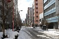Ráno se probouzím do krásného slunečného dne - včerejší sněhová nadílka ustala - měním plány a vyrážím udělat pár snímků zasněženého Tokia - kdy se Vám tohle povede ...